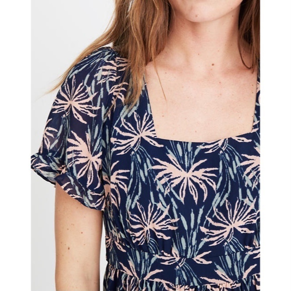 Madewell Ruffle-Sleeve Midi Dress in Oasis Palms - Picture 3 of 11